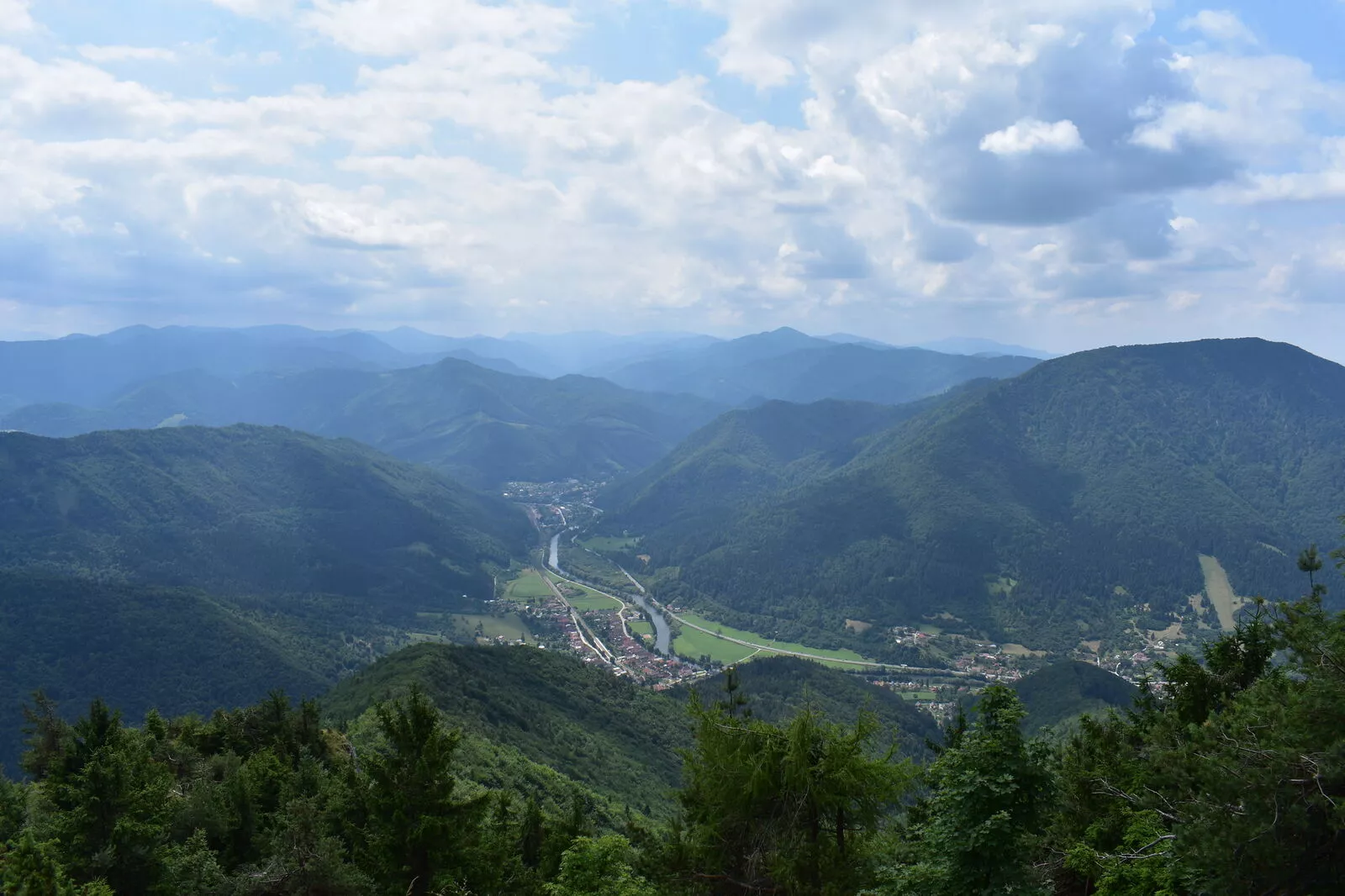 Výhľad z vrchu Šíp (©Erik Bulejko)