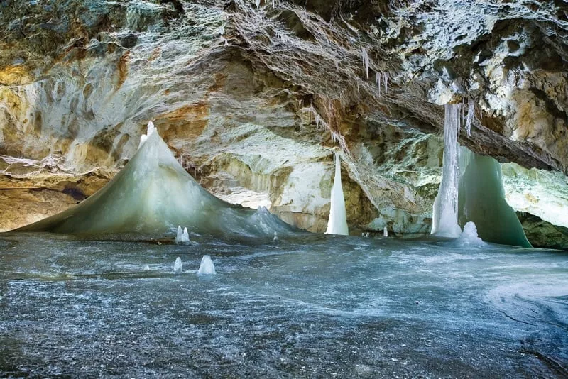 Prehliadka v Dobsinskej ladovej jaskyni