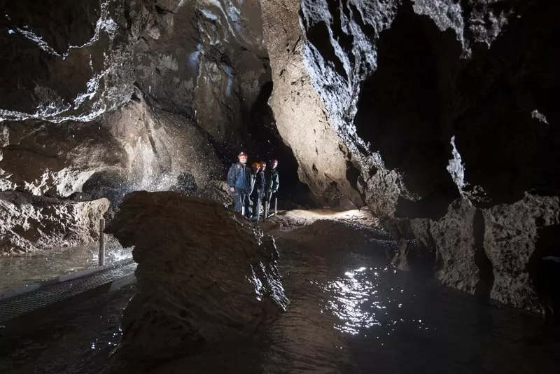 Prehliadka v Brestovskej jaskyni