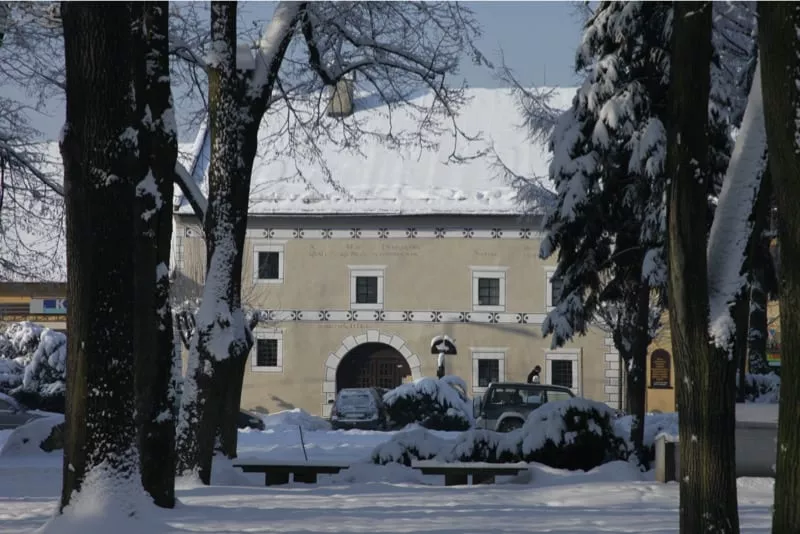 Mestiansky dom v zime