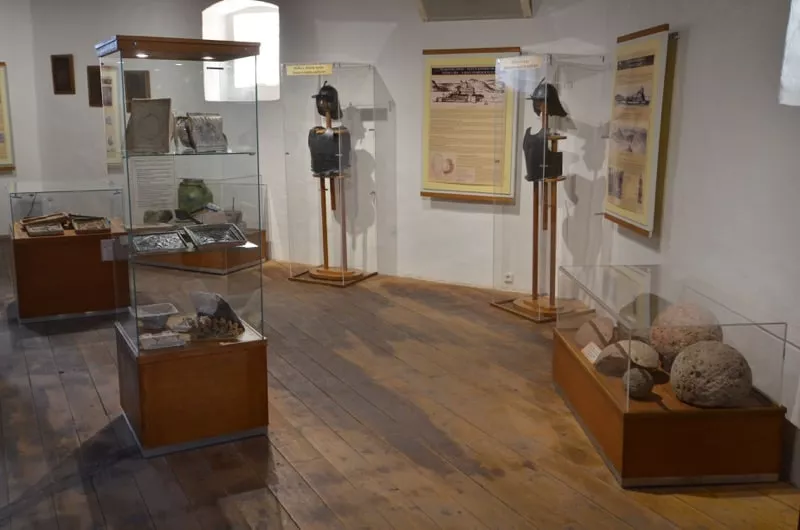 Vystavene predmety v hradnom muzeu