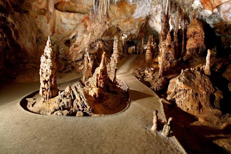 Prehliadka v jaskyni Domica