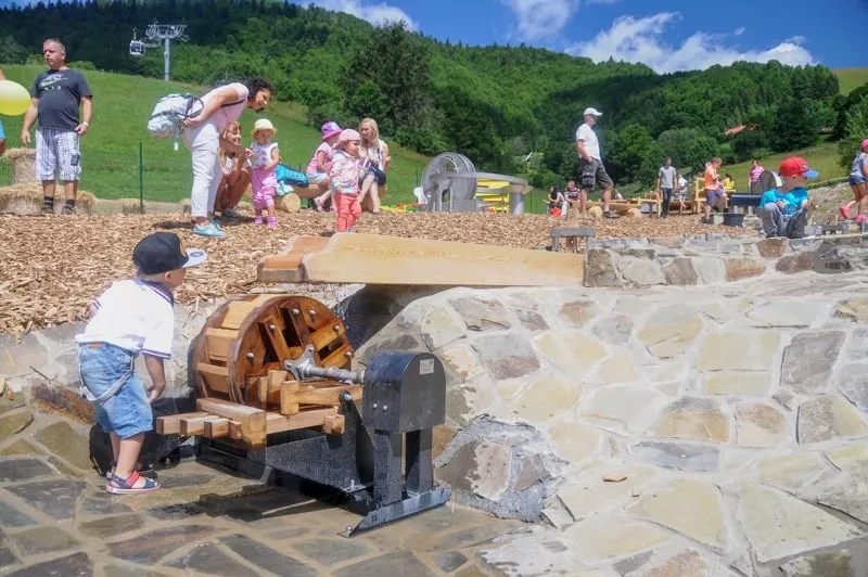 Mysiacikov detsky park - detsky dreveny vodny mlyn