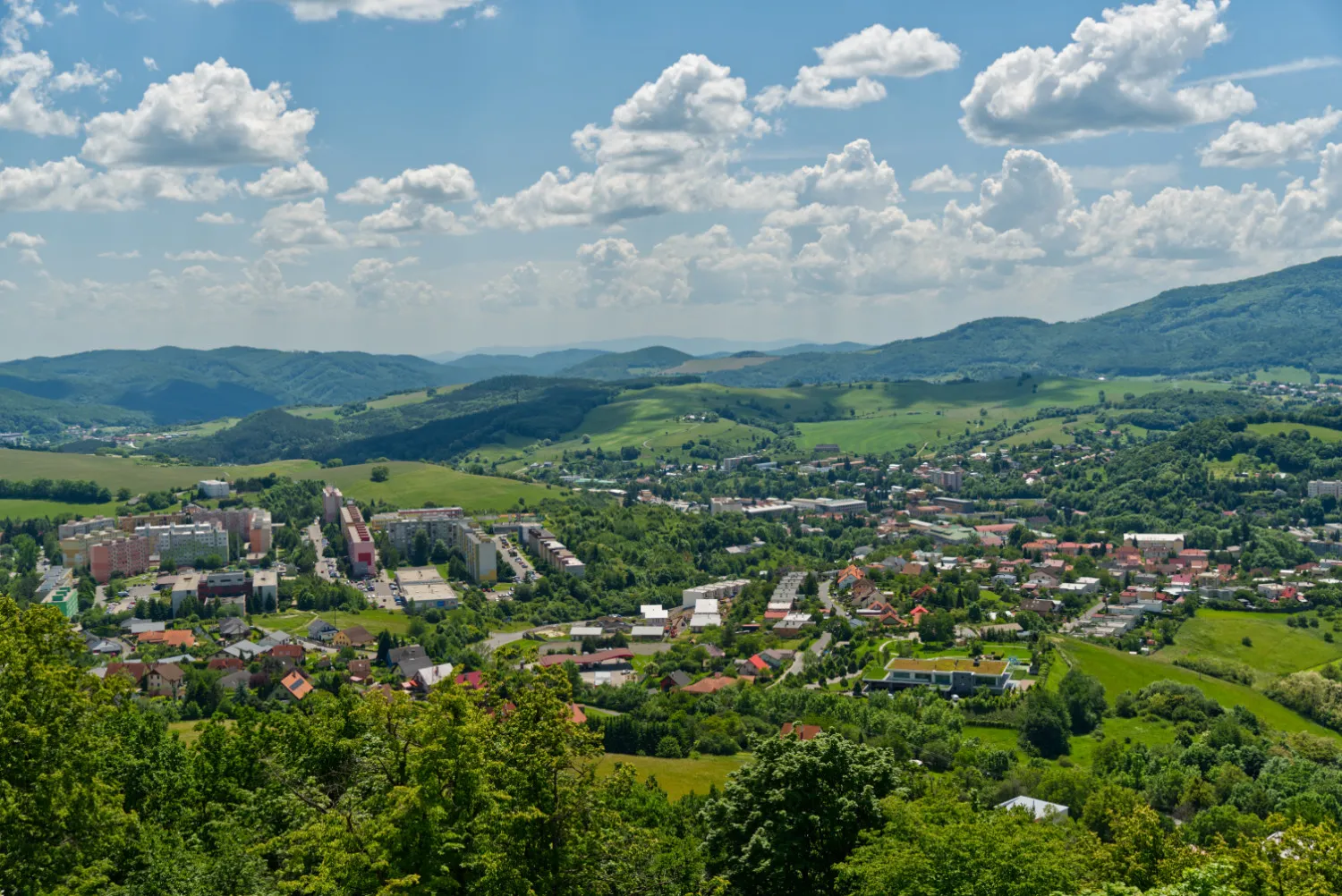 vyhlad z kalvarie na mesto