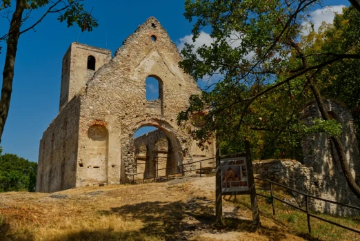 Kláštor Katarínka: Nazrite za múry niekdajšieho svätého miesta