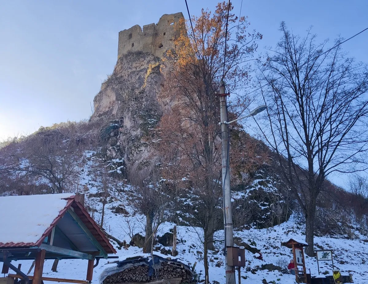 hrad Lednica studnička