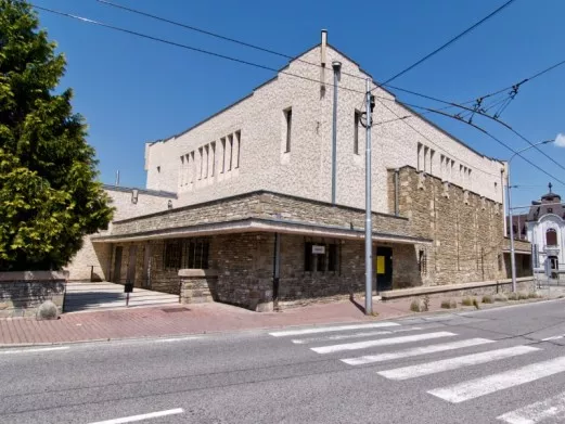 Neologicka Synagoga - budova
