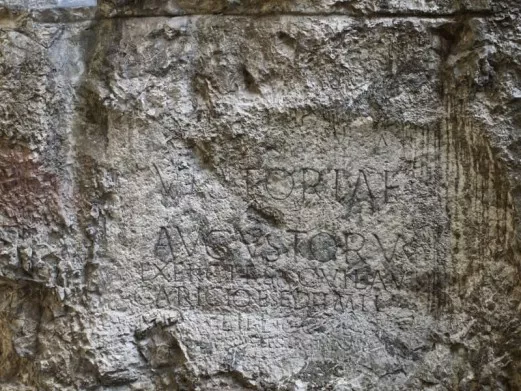 Rimsky Napis na skale