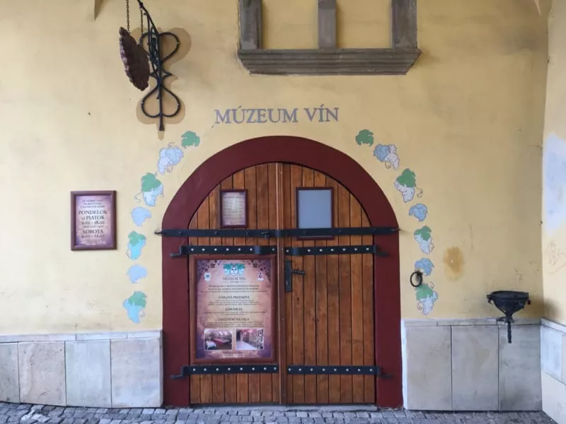 Vchod do muzea vin