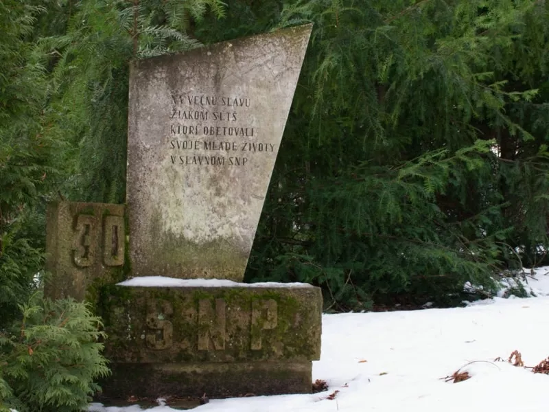 pomnik pre ziakov ako obete SNP