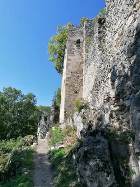 Zrucanina hradu Dobra Voda