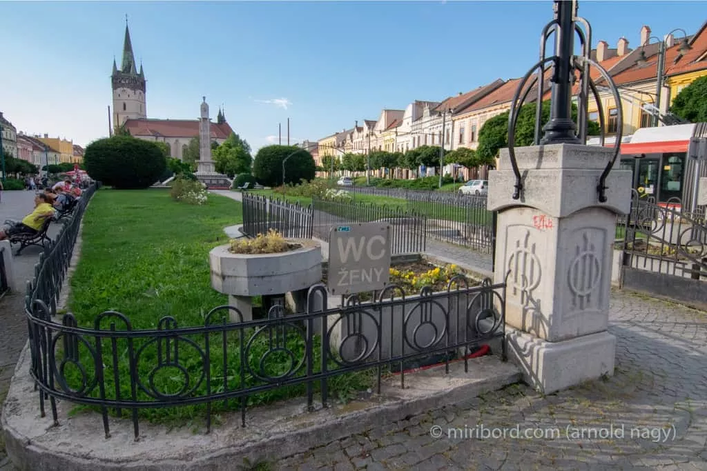 Park a Pamatnik Osloboditelom na namesti