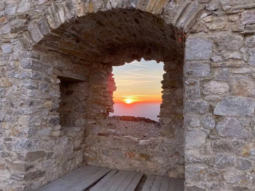 zapad slnka na plaveckom hrade