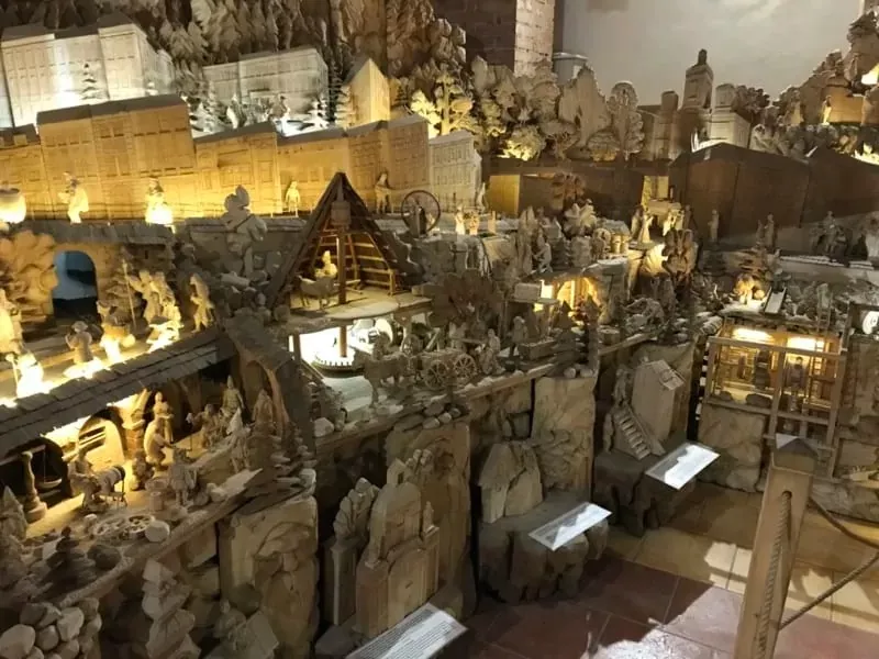 expozicia dreveneho pohybliveho betlehemu