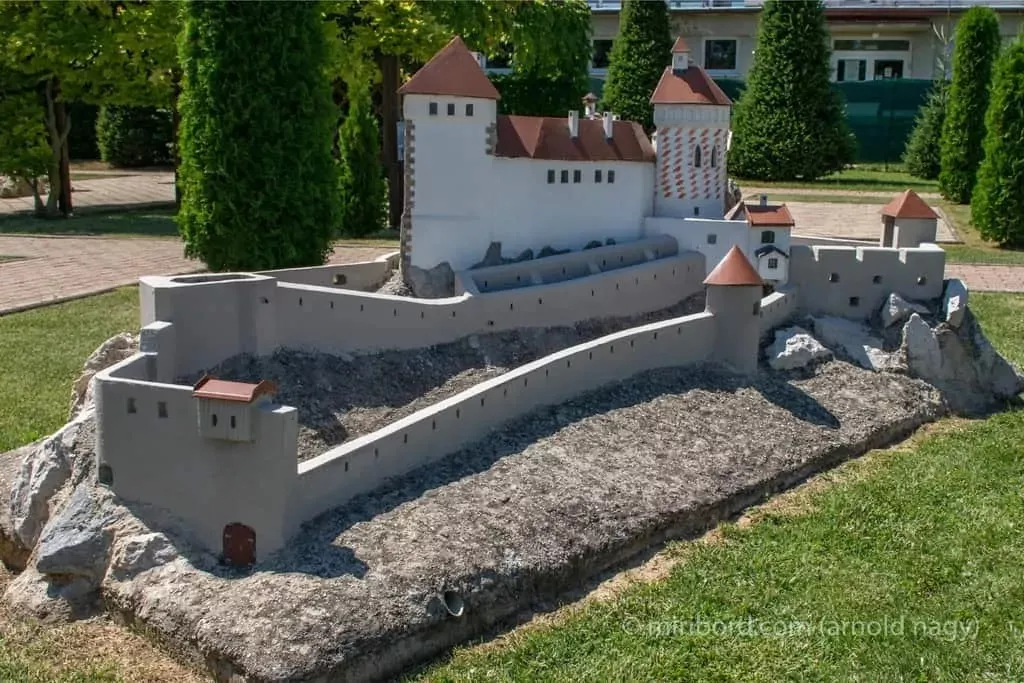 Model Cachtickeho hradu