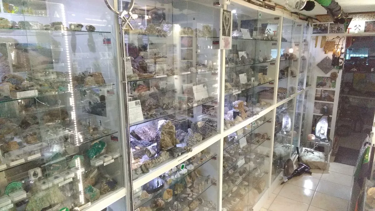 mineralogicke a banicke muzeum expozicia 