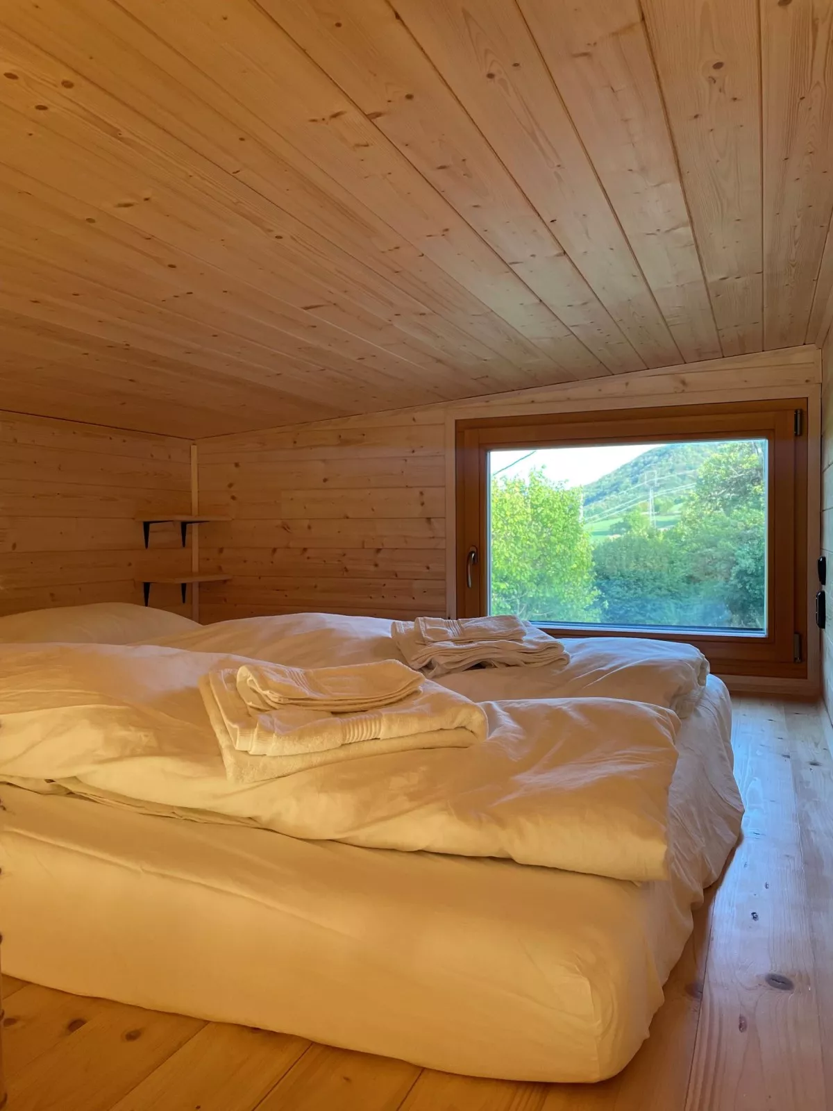 kiva cabins netradicne ubytovanie interier spalna