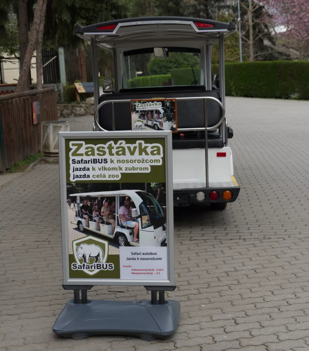 Zoo Bratislava Safari bus