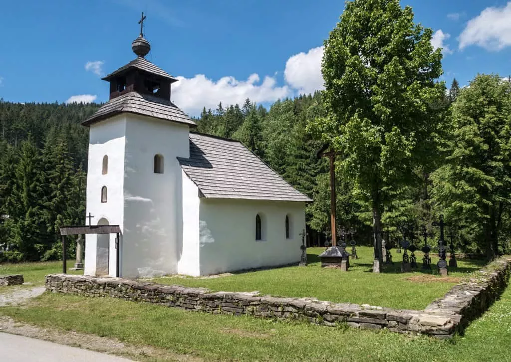 Skanzen Vychylovka exterier kostol