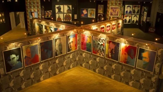 Muzeum Andyho Warhola - interier expozicia do x