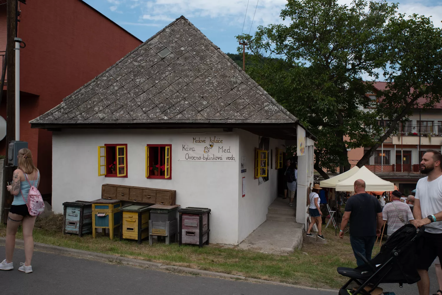 Včelársky dvor a medové výrobky (©miribord)
