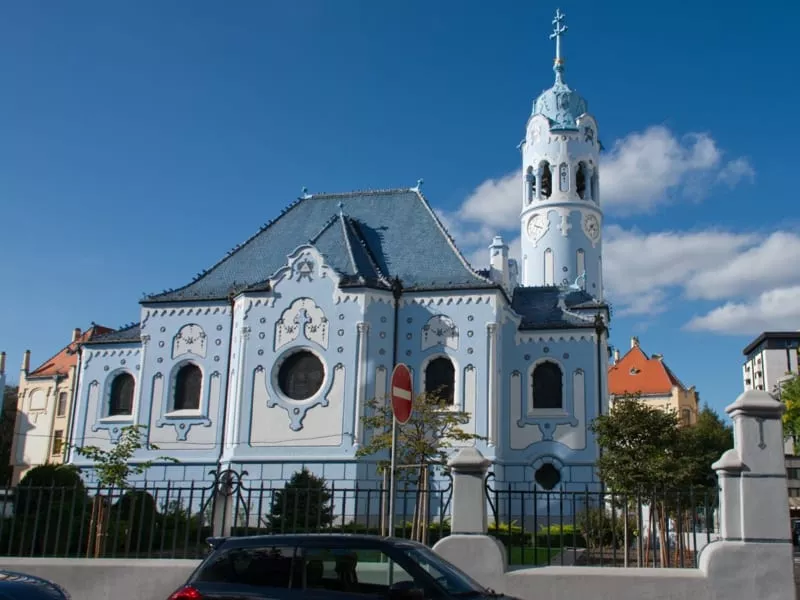 modry kostolik bratislava stavba